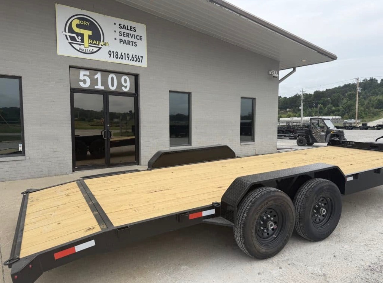 22ft car hauler rear angle